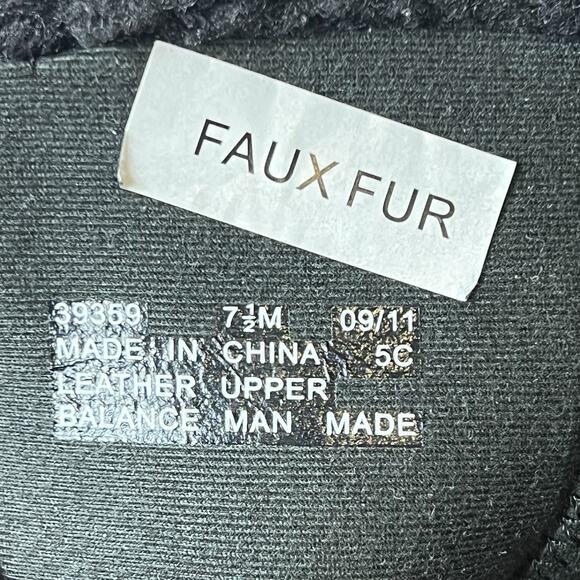 Clarks bendables Womens 7.5 Black Suede Above Ankle Boots Faux Fur Trim Zip Flat - Picture 10 of 10